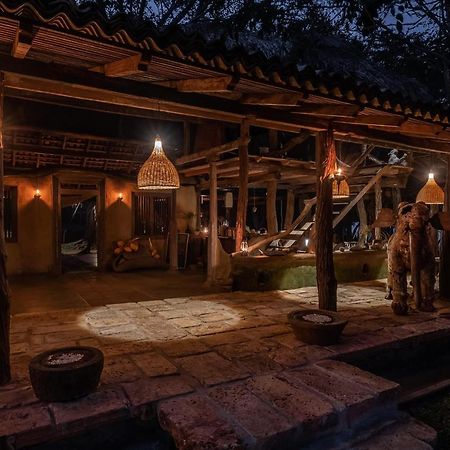 Banyan Camp Hambegamuwa Ngoại thất bức ảnh