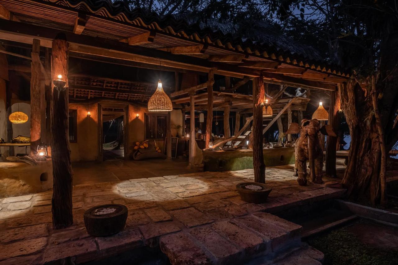 Banyan Camp Hambegamuwa Ngoại thất bức ảnh
