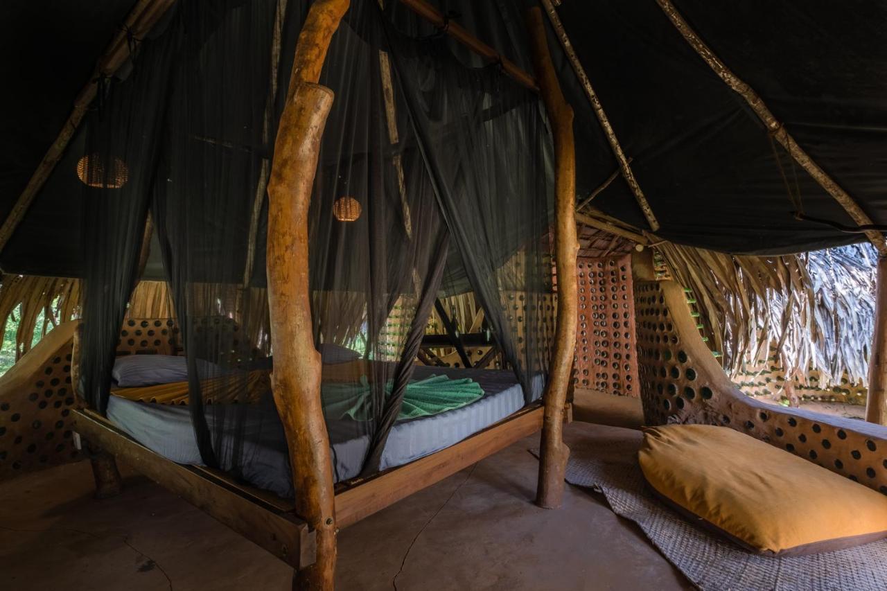 Banyan Camp Hambegamuwa Ngoại thất bức ảnh