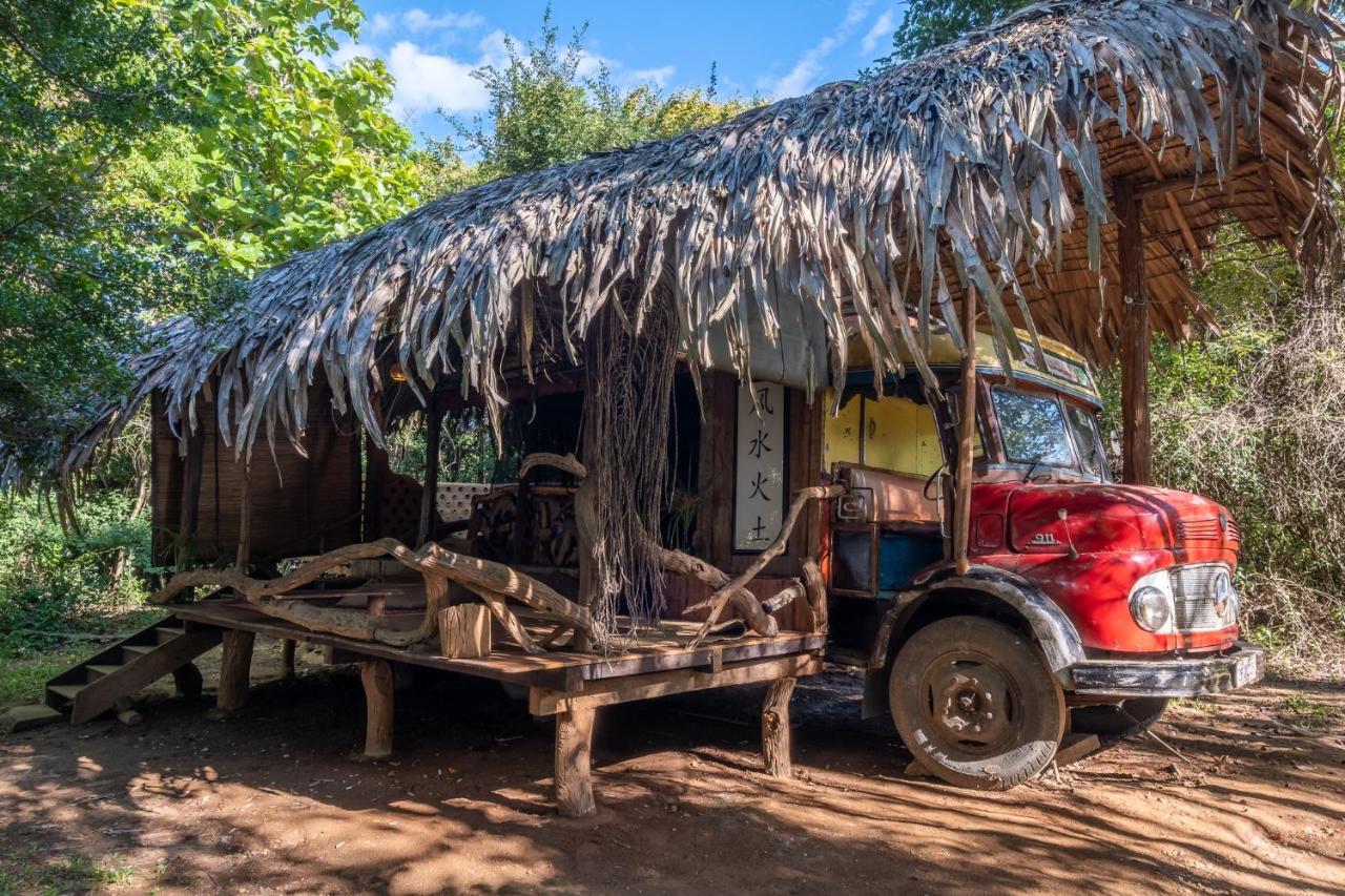 Banyan Camp Hambegamuwa Ngoại thất bức ảnh