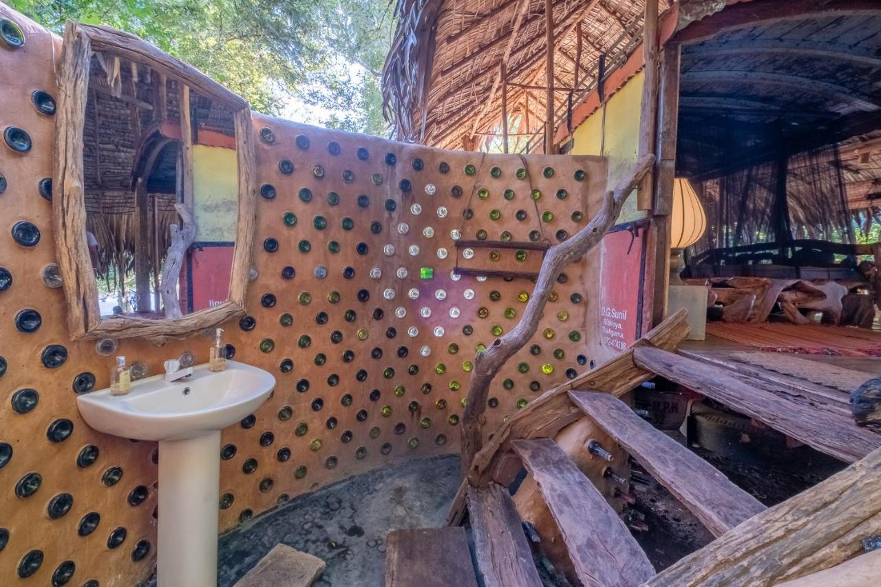 Banyan Camp Hambegamuwa Ngoại thất bức ảnh