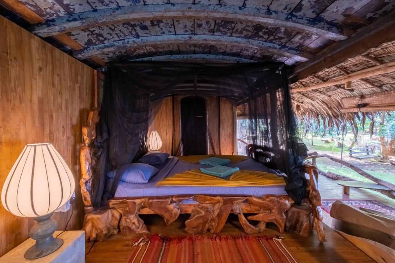 Banyan Camp Hambegamuwa Ngoại thất bức ảnh