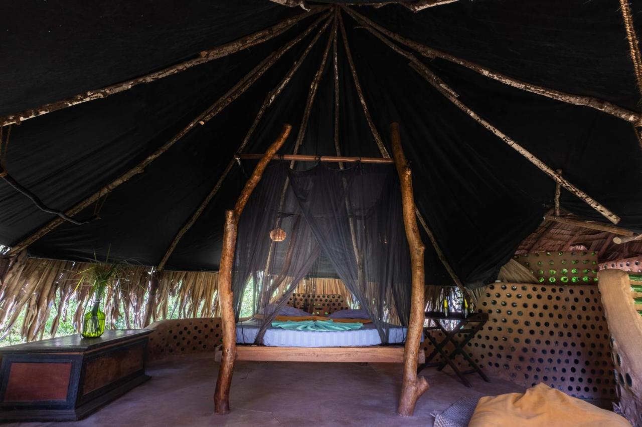 Banyan Camp Hambegamuwa Ngoại thất bức ảnh