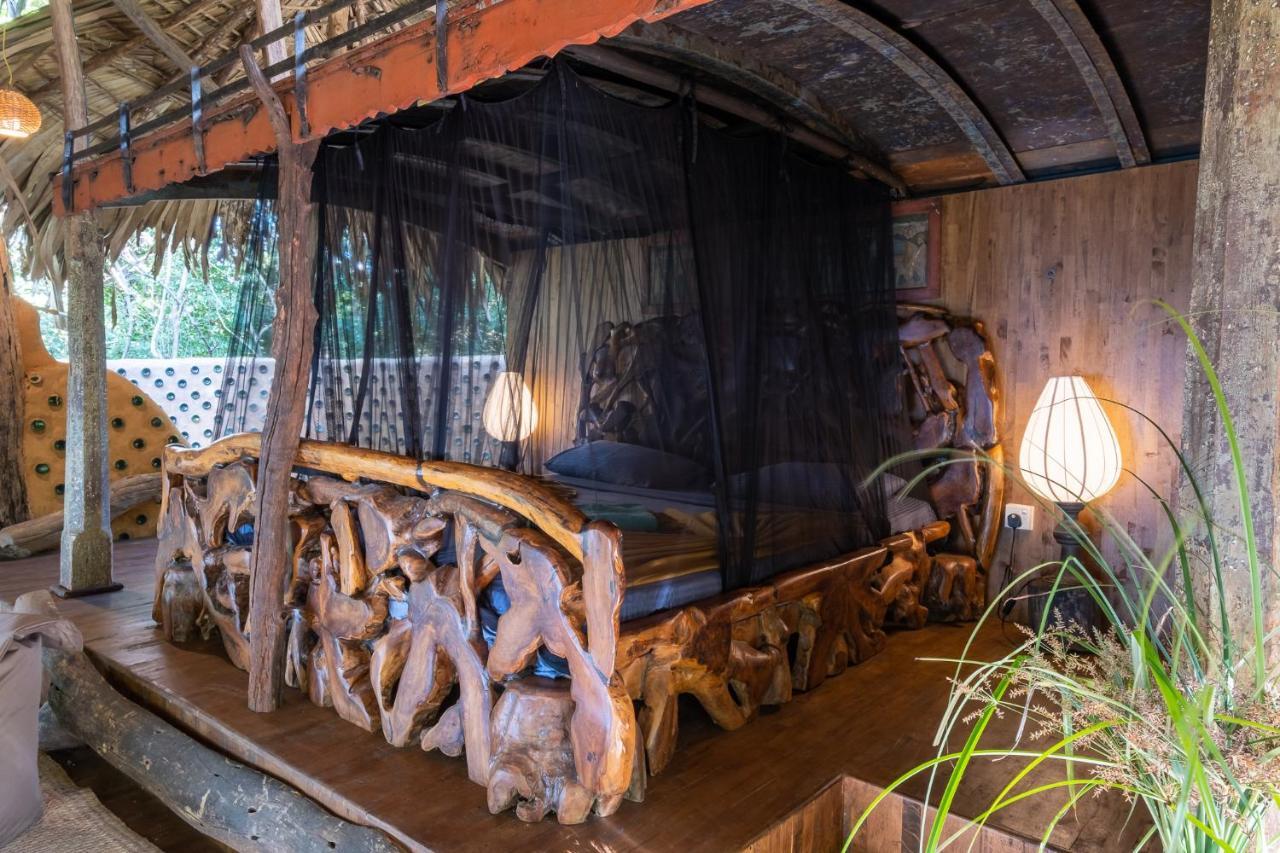 Banyan Camp Hambegamuwa Ngoại thất bức ảnh