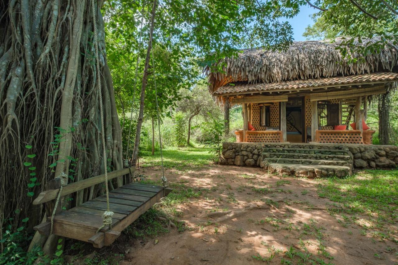 Banyan Camp Hambegamuwa Ngoại thất bức ảnh