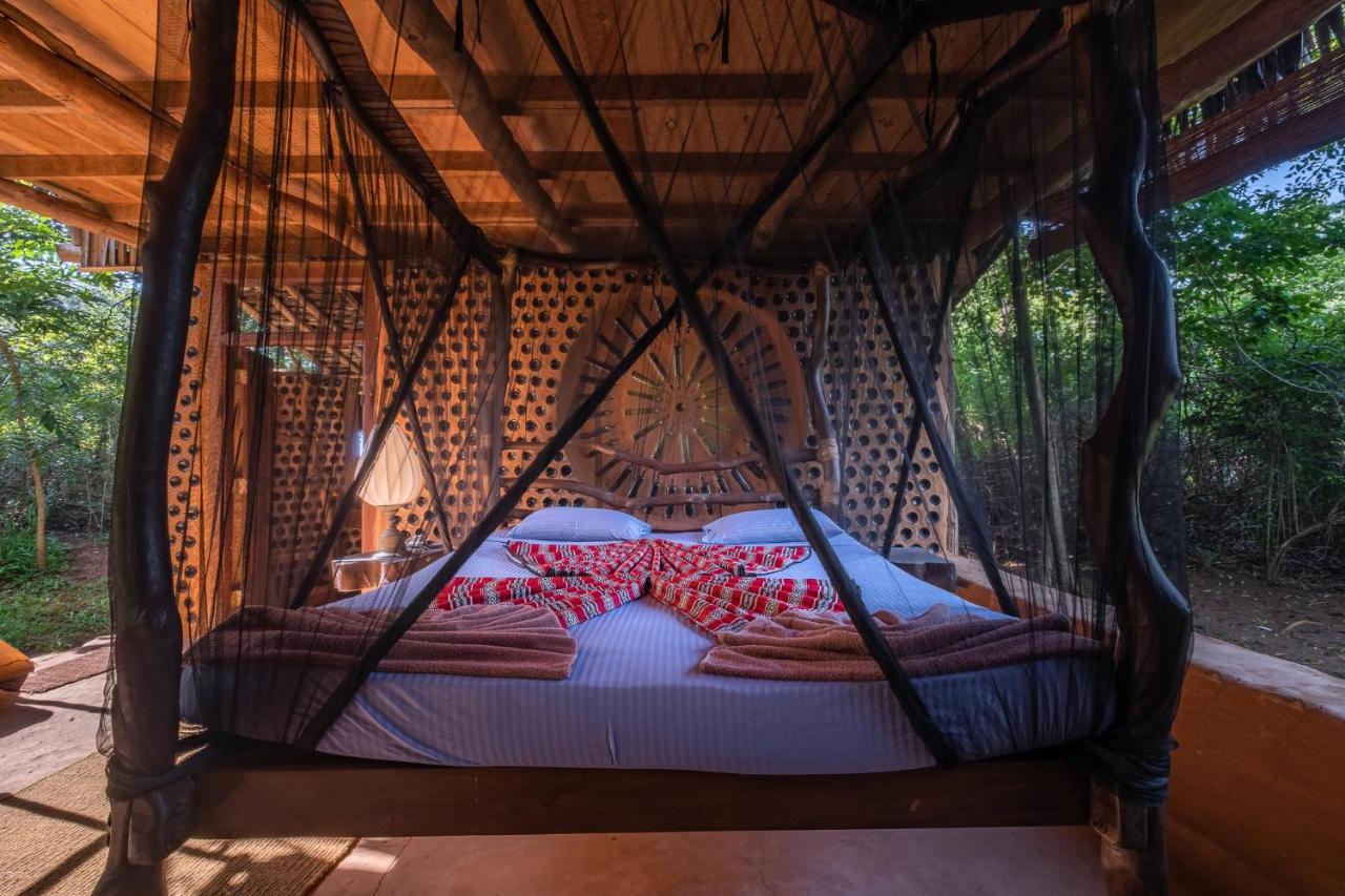 Banyan Camp Hambegamuwa Ngoại thất bức ảnh