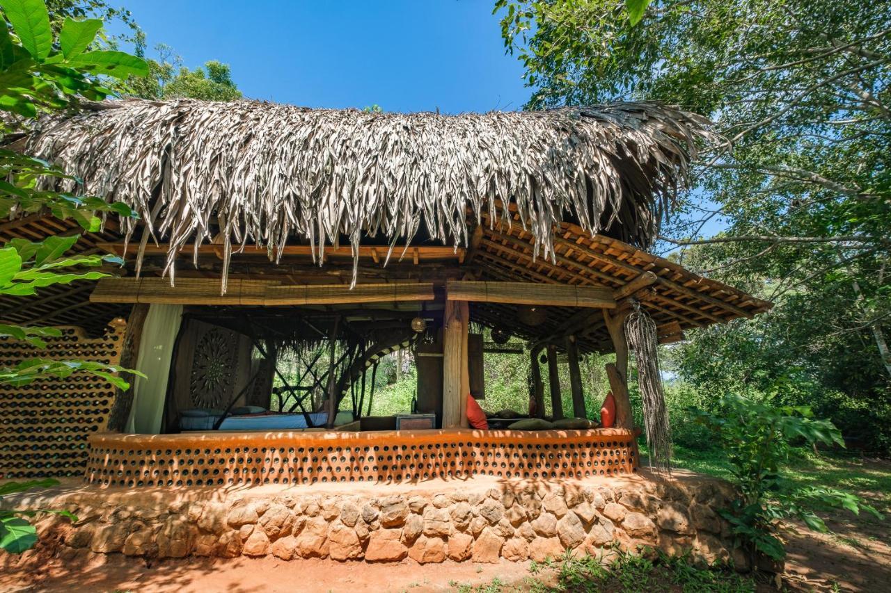 Banyan Camp Hambegamuwa Ngoại thất bức ảnh