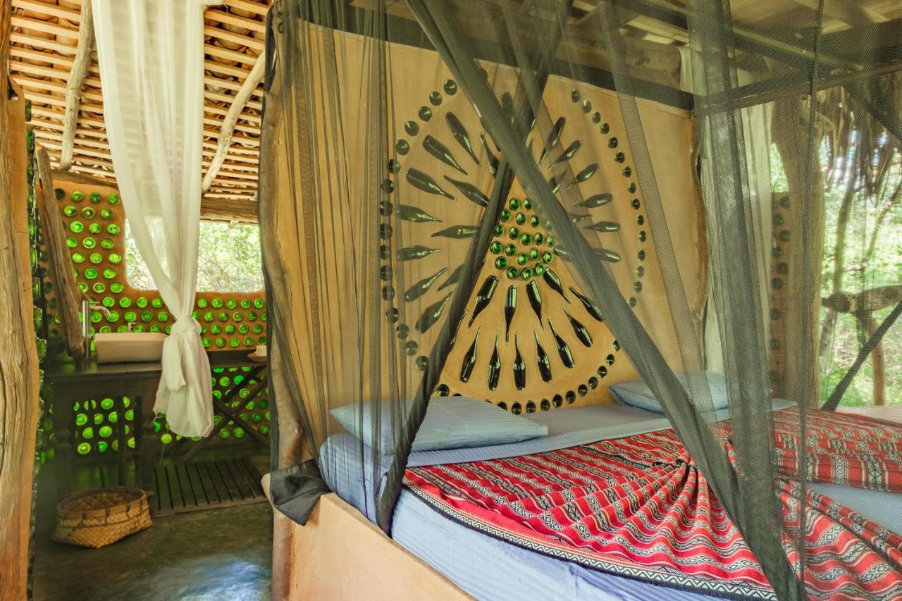 Banyan Camp Hambegamuwa Ngoại thất bức ảnh