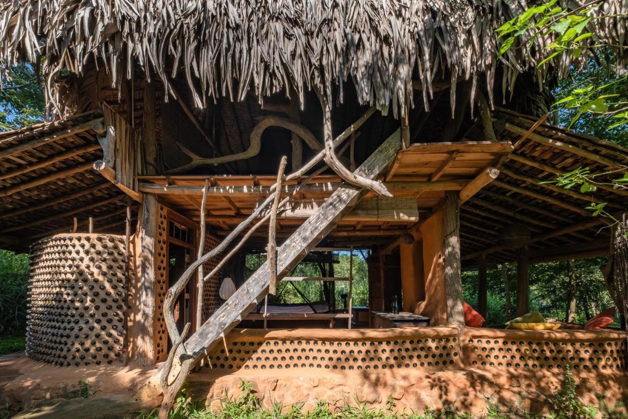 Banyan Camp Hambegamuwa Ngoại thất bức ảnh
